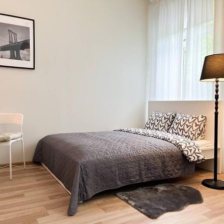 Bright Spacious Apartment In Riga With Free Parking Ngoại thất bức ảnh