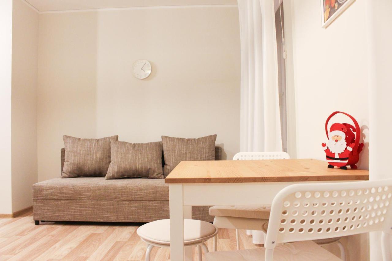 Bright Spacious Apartment In Riga With Free Parking Ngoại thất bức ảnh