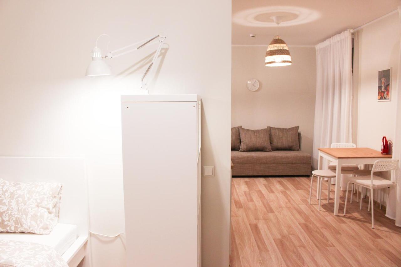 Bright Spacious Apartment In Riga With Free Parking Ngoại thất bức ảnh
