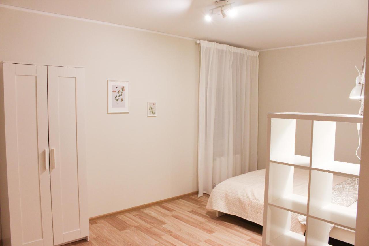 Bright Spacious Apartment In Riga With Free Parking Ngoại thất bức ảnh