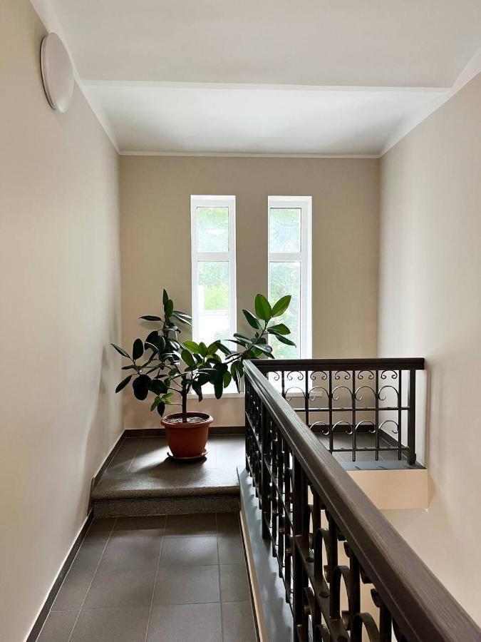 Bright Spacious Apartment In Riga With Free Parking Ngoại thất bức ảnh