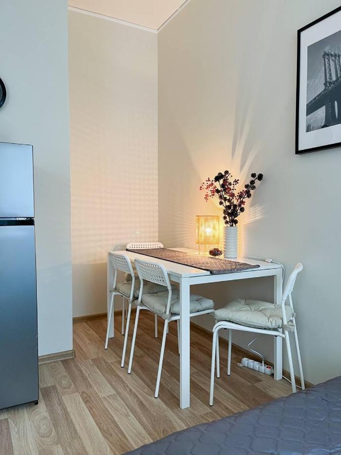 Bright Spacious Apartment In Riga With Free Parking Ngoại thất bức ảnh