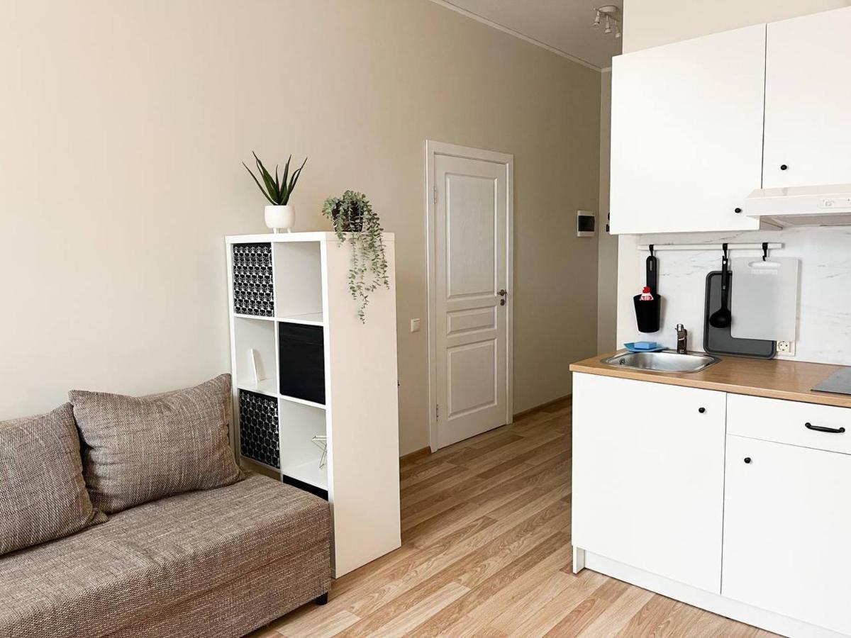 Bright Spacious Apartment In Riga With Free Parking Ngoại thất bức ảnh