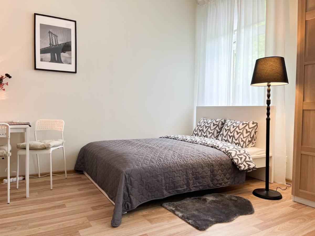 Bright Spacious Apartment In Riga With Free Parking Ngoại thất bức ảnh
